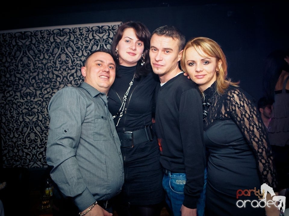 Vineri seara petrecem în Club Life,