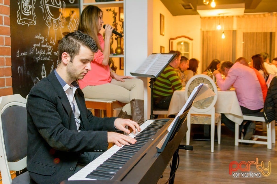 Voice & Piano Night, Vine Summer Garden & Grill