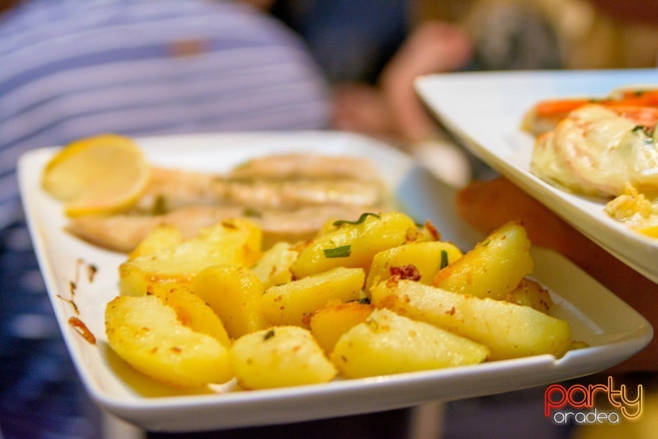 Voice & Piano Night, Vine Summer Garden & Grill