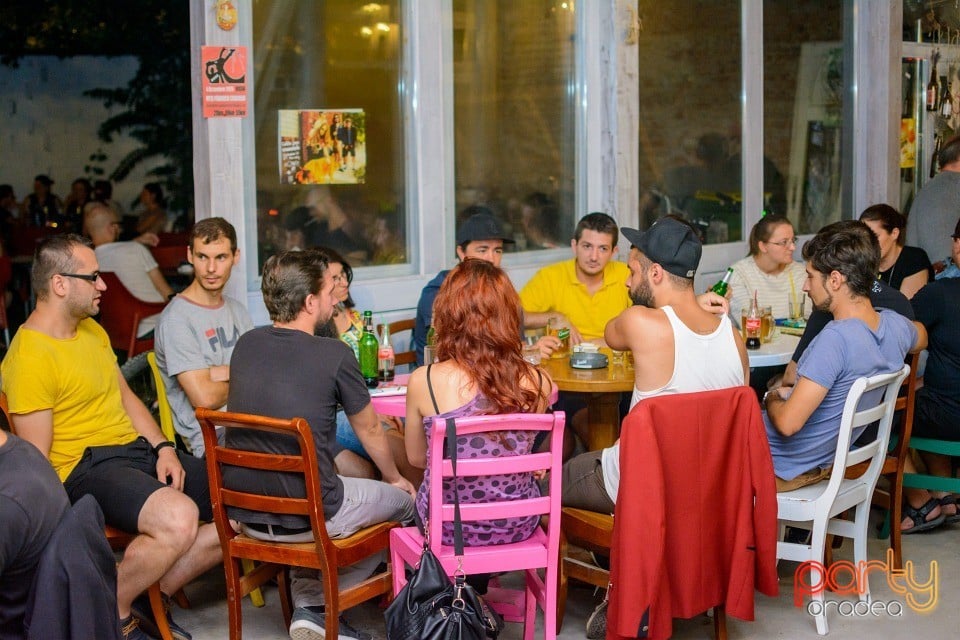 Voie bună în Bodega, Bodega