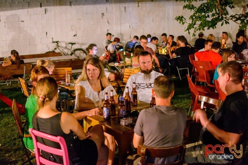 Voie bună în Bodega, Bodega