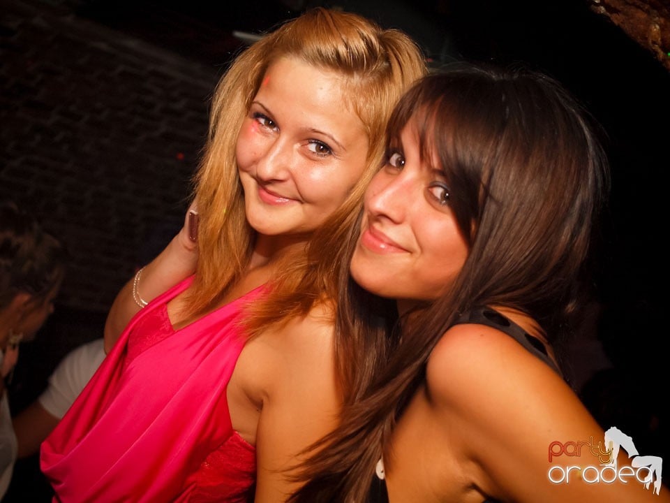 Voie bună în Club Escape, 