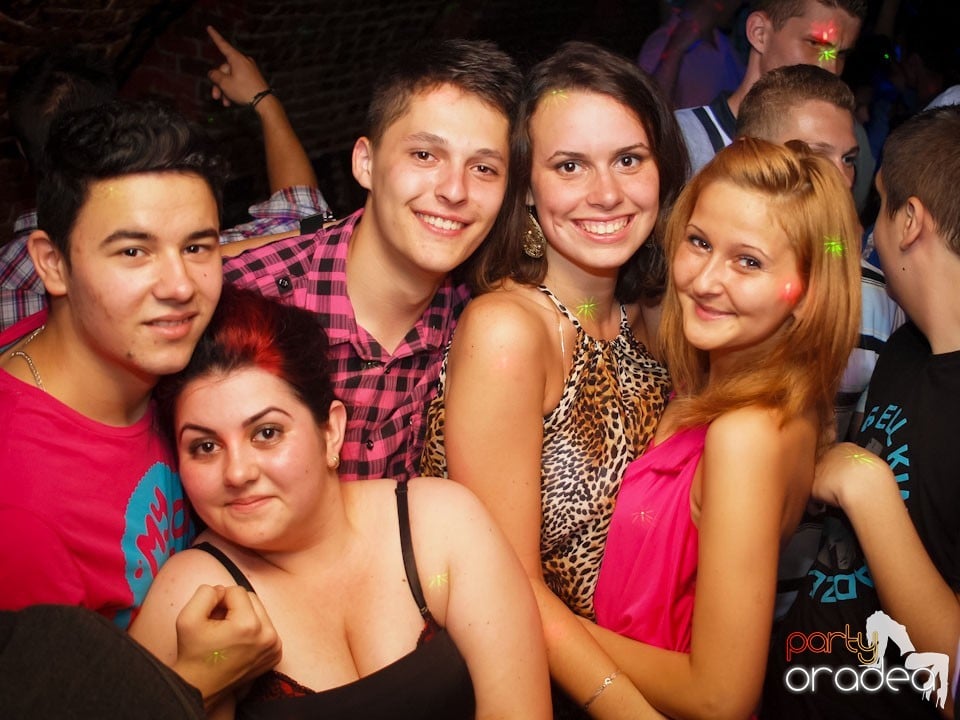 Voie bună în Club Escape, 