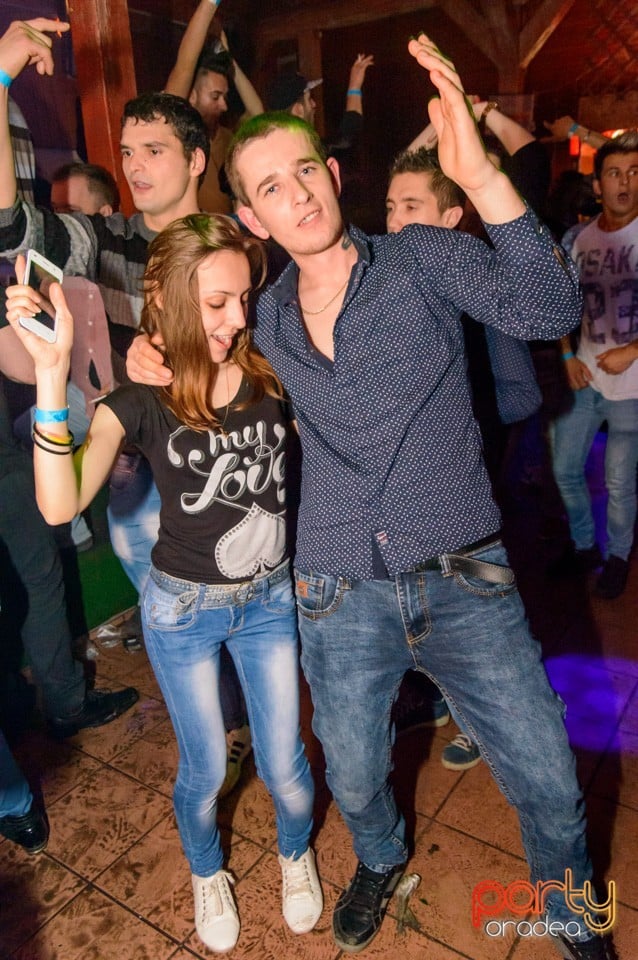 Voie bună în Disco Faház,