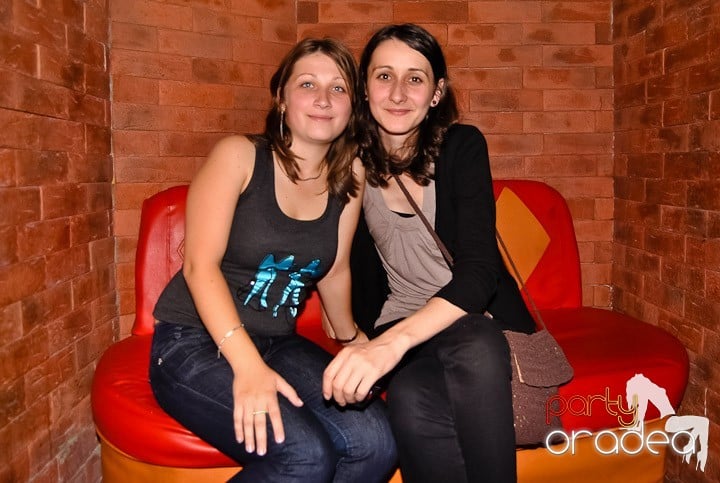 Voie bună în Escape Club, 