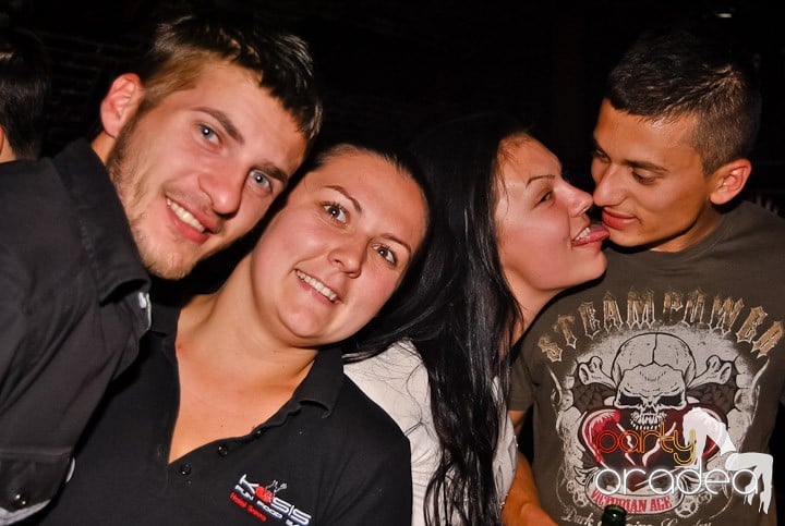 Voie bună în Escape Club, 