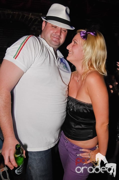 Voie bună în Escape Club, 