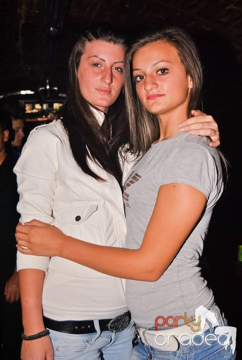 Voie bună în Escape Club, 