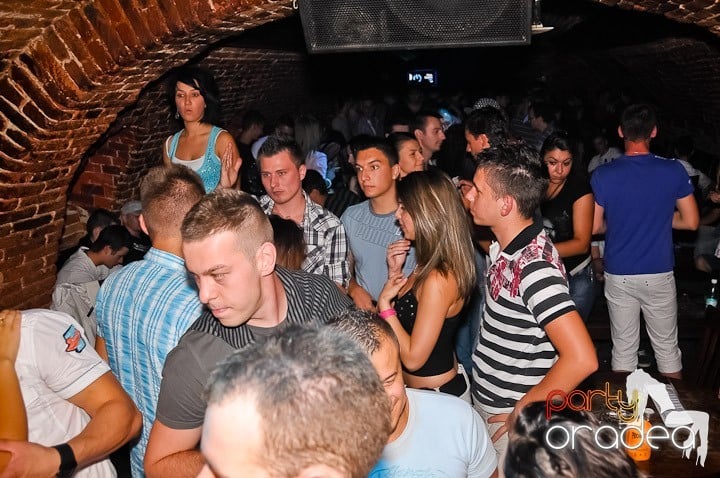 Voie bună în Escape Club, 