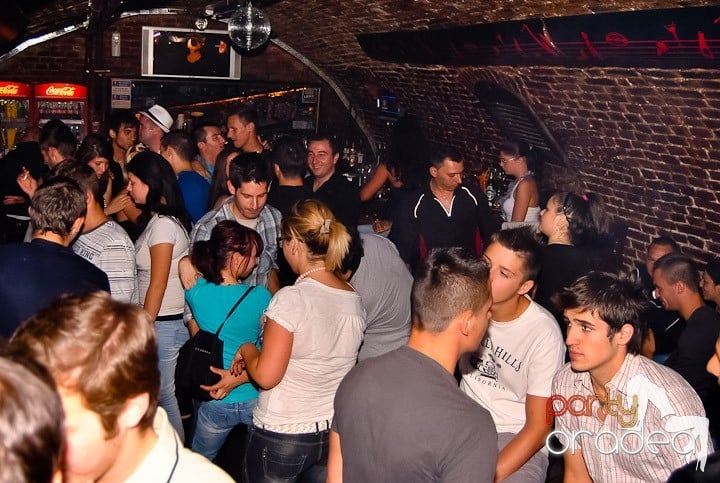 Voie bună în Escape Club, 