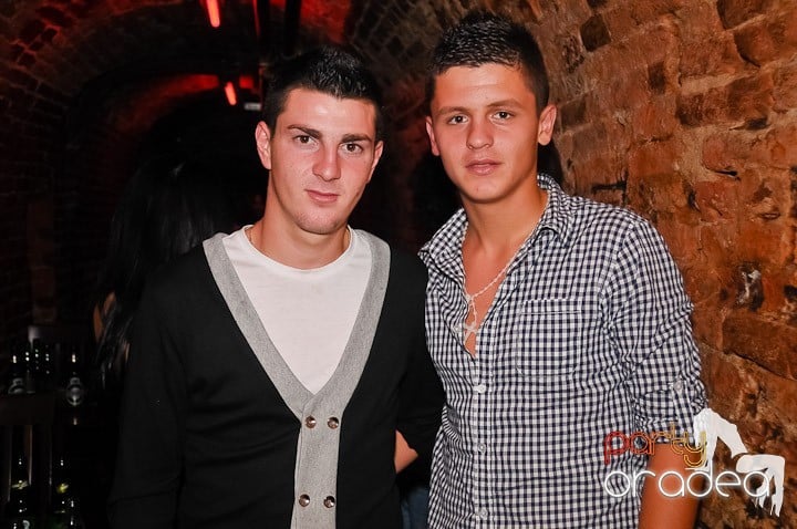 Voie bună în Escape Club, 