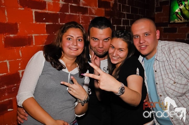 Voie bună în Escape Club, 