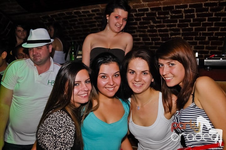 Voie bună în Escape Club, 