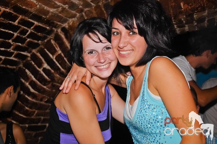 Voie bună în Escape Club, 