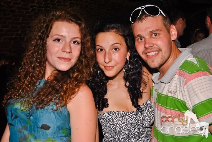 Voie bună în Escape Club, 