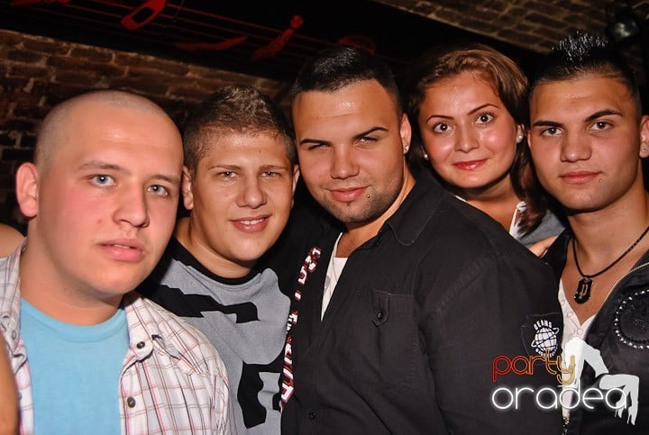 Voie bună în Escape Club, 