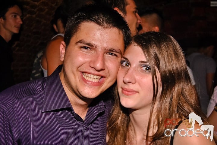 Voie bună în Escape Club, 