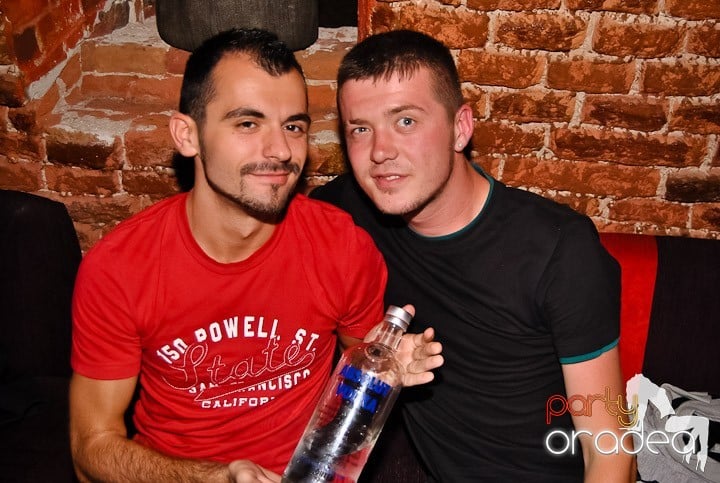 Voie bună în Escape Club, 