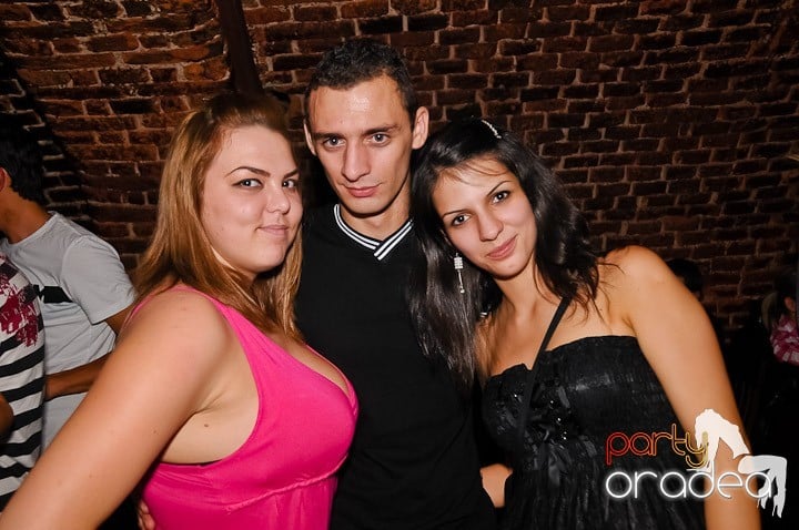 Voie bună în Escape Club, 