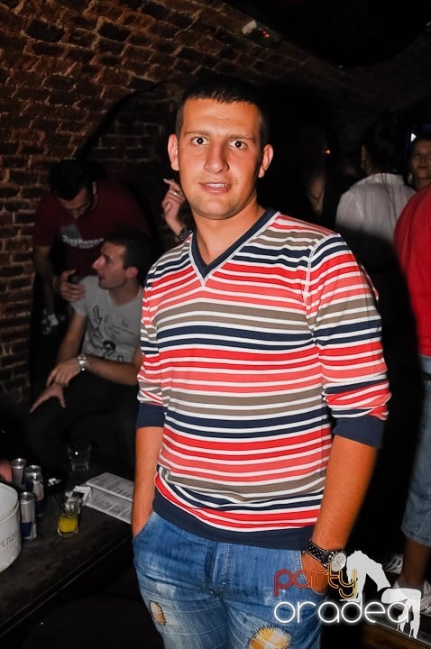 Voie bună în Escape Club, 