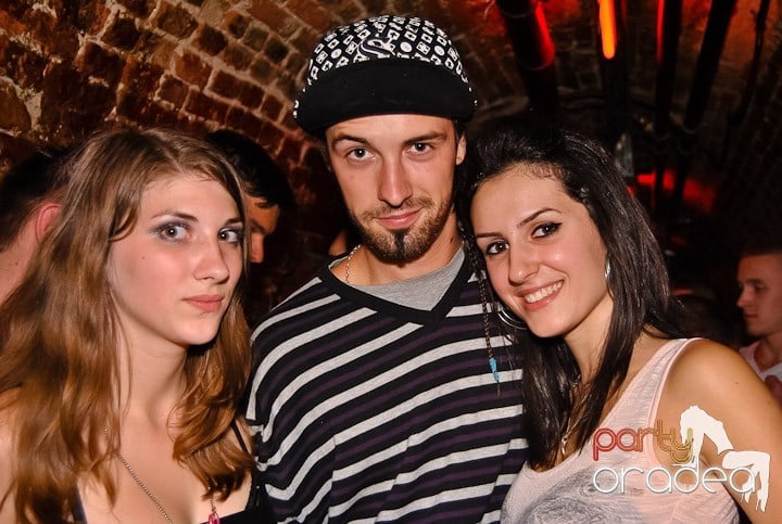 Voie bună în Escape Club, 