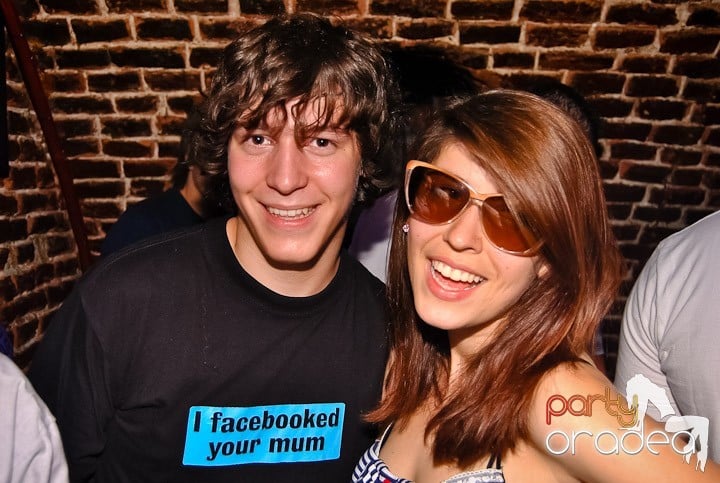 Voie bună în Escape Club, 