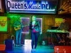 Voie bună în Queen's Music Pub