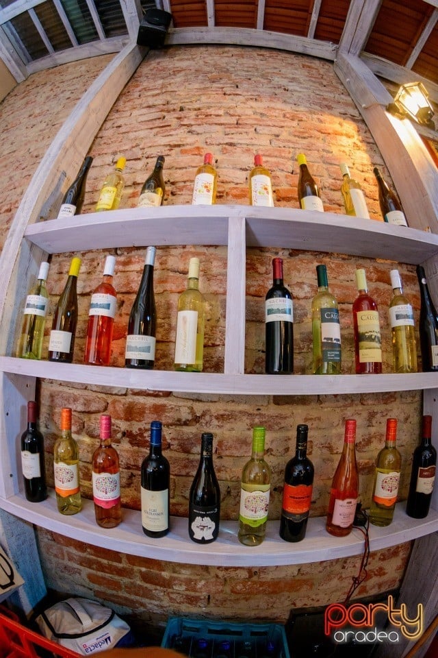 Voie bună la Bodega, Bodega