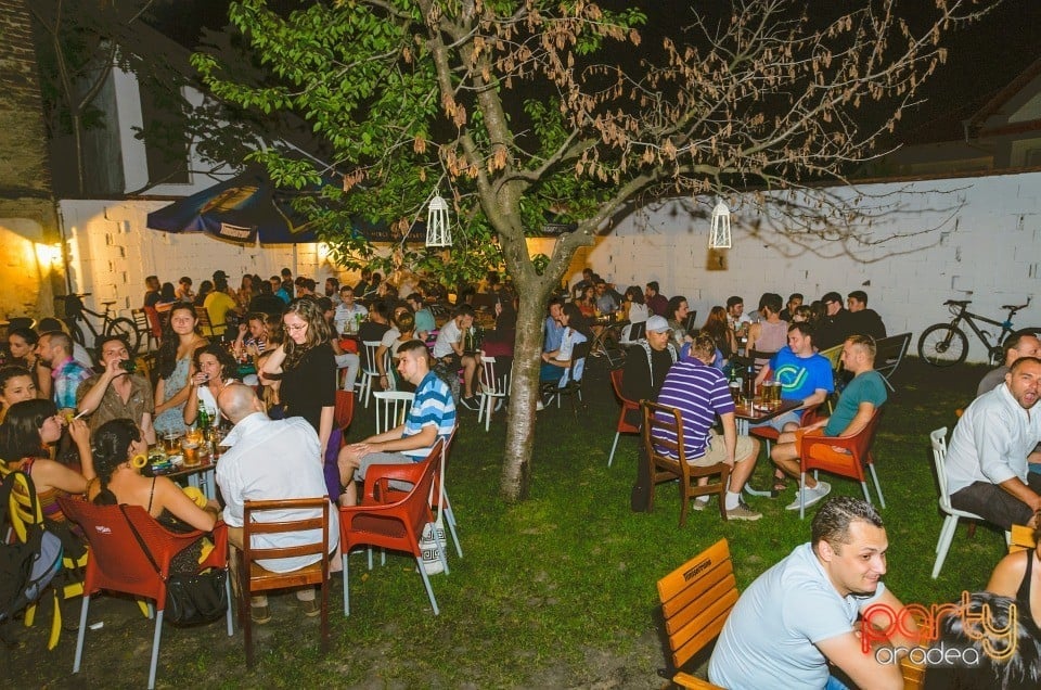 Voie bună la Bodega, Bodega