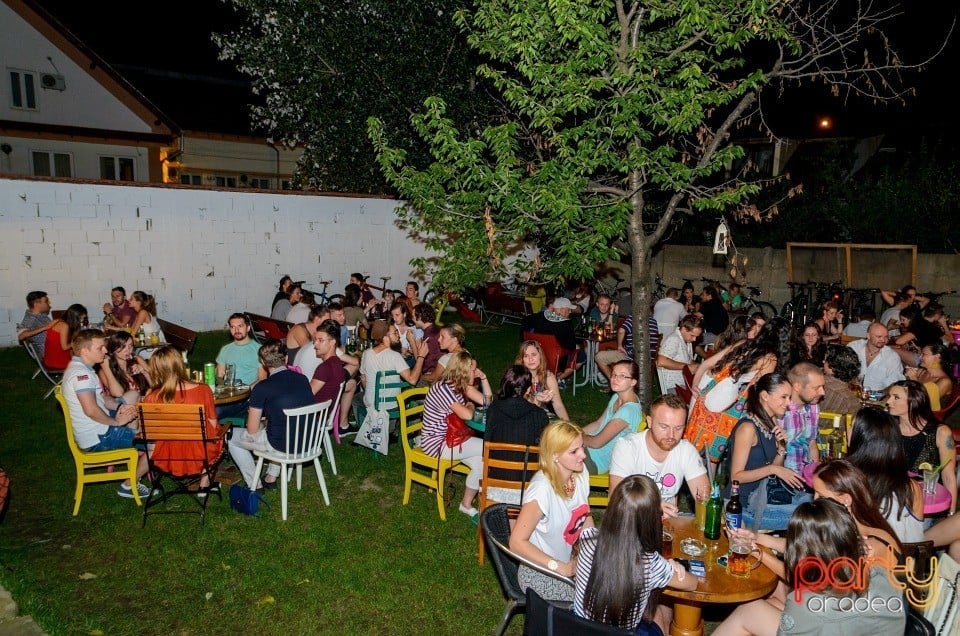 Voie bună la Bodega, Bodega