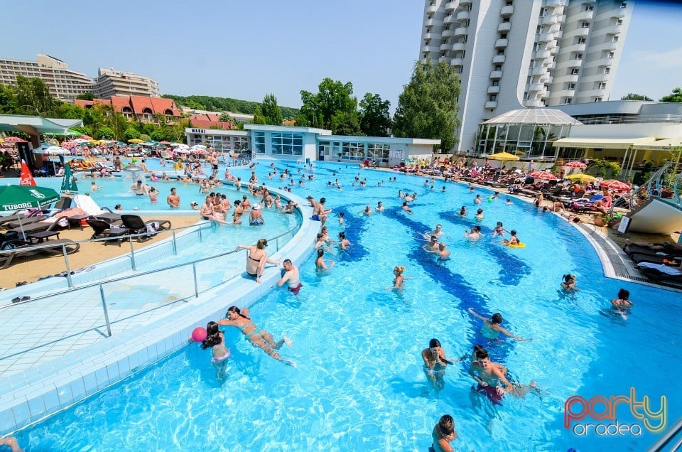 Voie bună la Hotel Internaţional, Hotel Internaţional