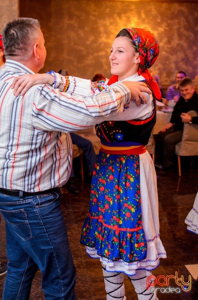 Voie bună la Hotel Internaţional, Hotel Internaţional