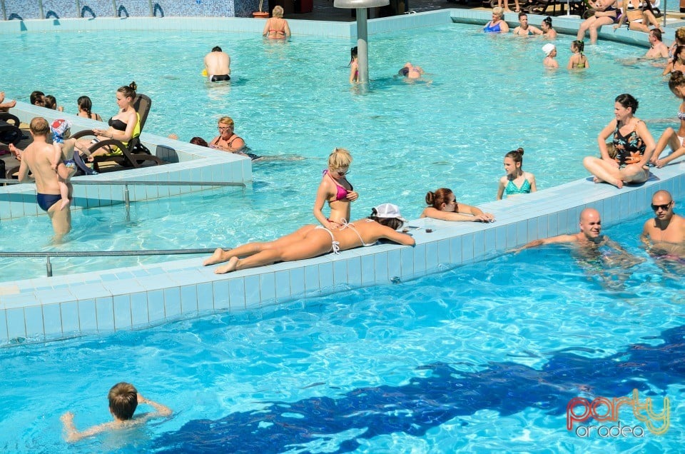 Voie bună la Hotel Internaţional, Hotel Internaţional