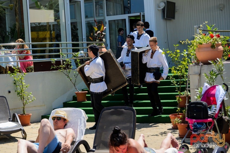 Voie bună la Hotel Internaţional, Hotel Internaţional