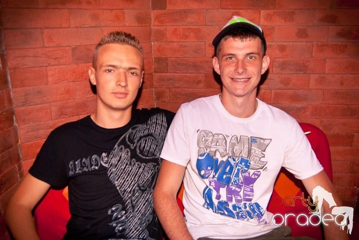 Voie bună, miercuri în Club Escape, 