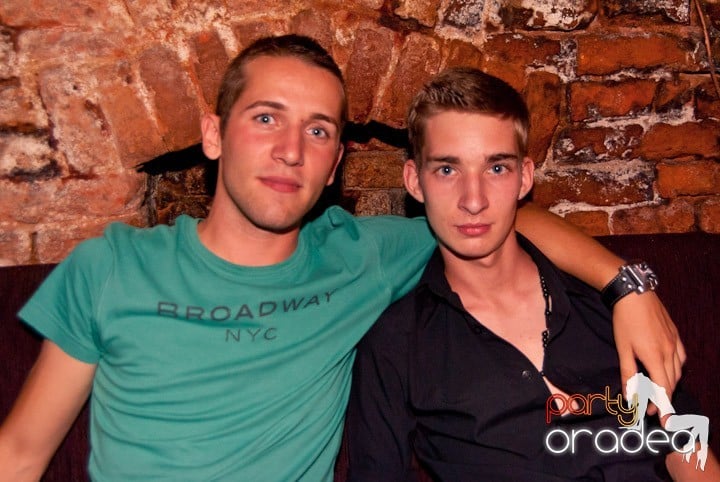 Voie bună, miercuri în Club Escape, 