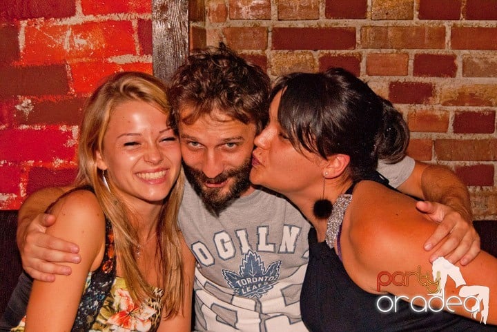 Voie bună, miercuri în Club Escape, 