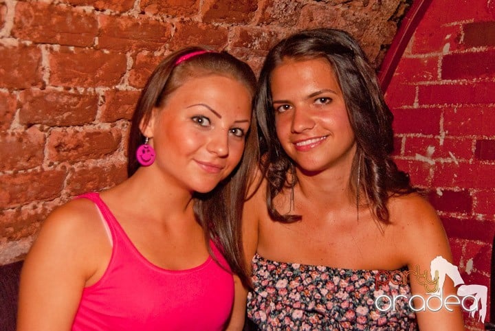 Voie bună, miercuri în Club Escape, 