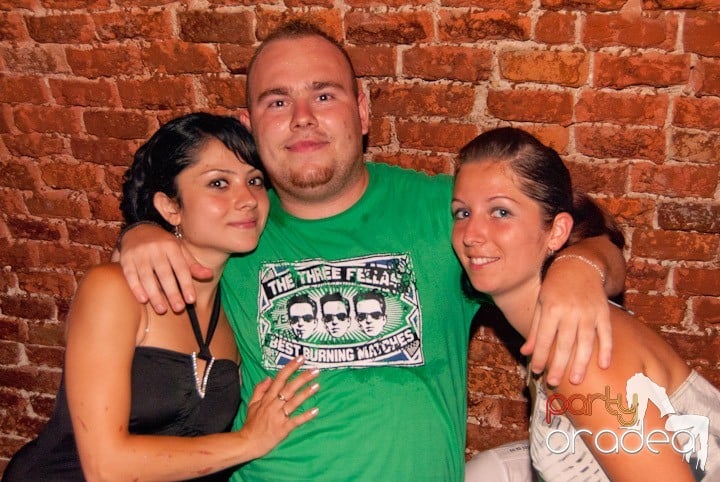 Voie bună, miercuri în Club Escape, 