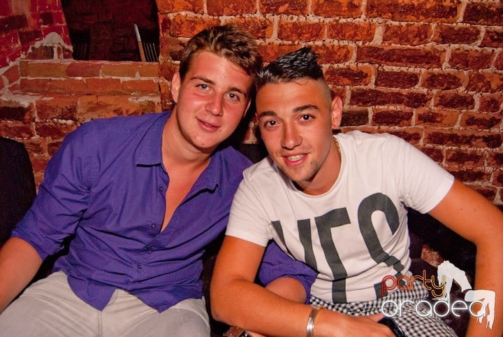 Voie bună, miercuri în Club Escape, 