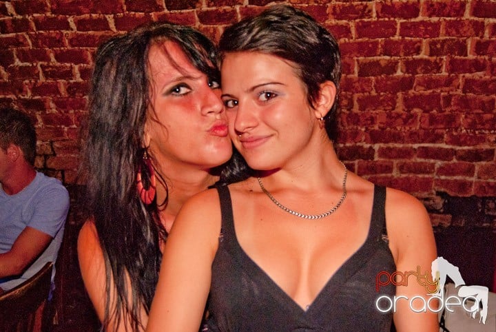 Voie bună, miercuri în Club Escape, 