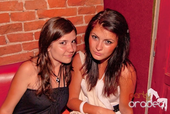 Voie bună, miercuri în Club Escape, 