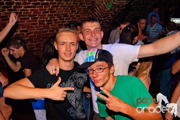 Voie bună, miercuri în Club Escape, 