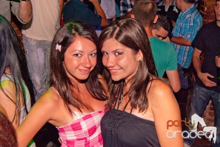 Voie bună, miercuri în Club Escape, 