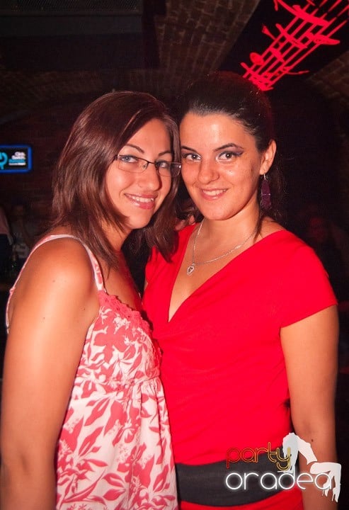 Voie bună, miercuri în Club Escape, 