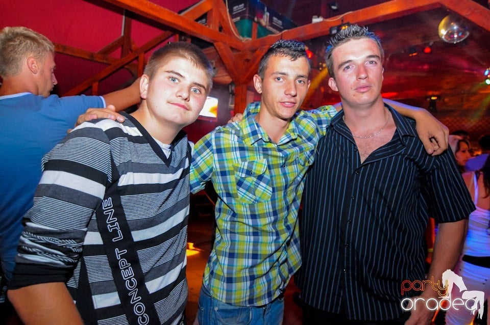 VV Attila şi VV Olivér în Disco Faház,