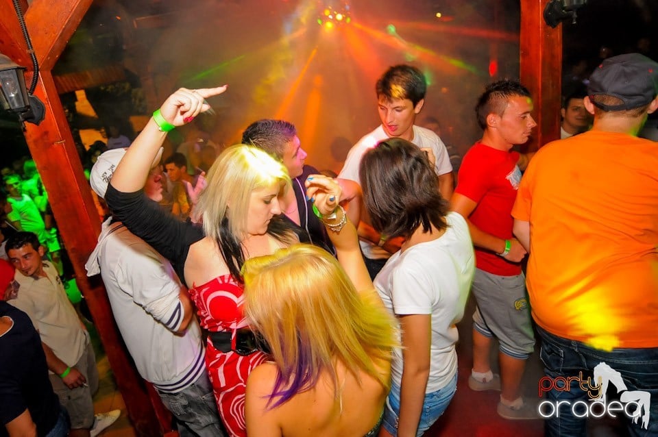 VV Attila şi VV Olivér în Disco Faház,