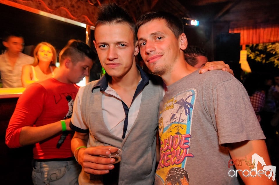 VV Attila şi VV Olivér în Disco Faház, 