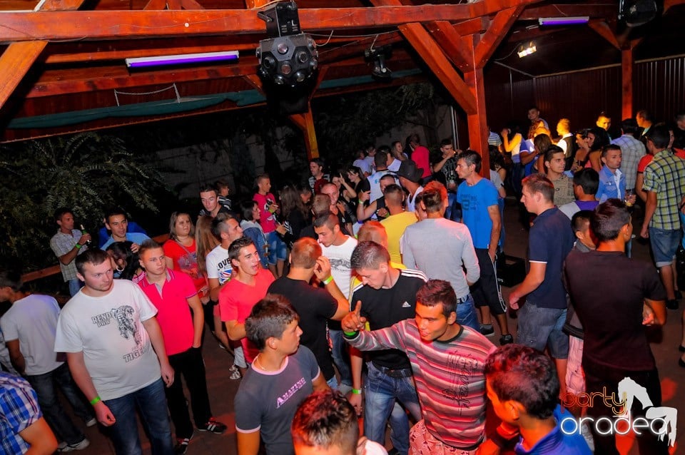 VV Attila şi VV Olivér în Disco Faház,