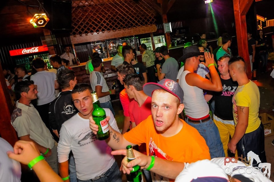 VV Attila şi VV Olivér în Disco Faház,
